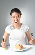 关于疯狂对攻！球队团结一心为荣誉而战的信息